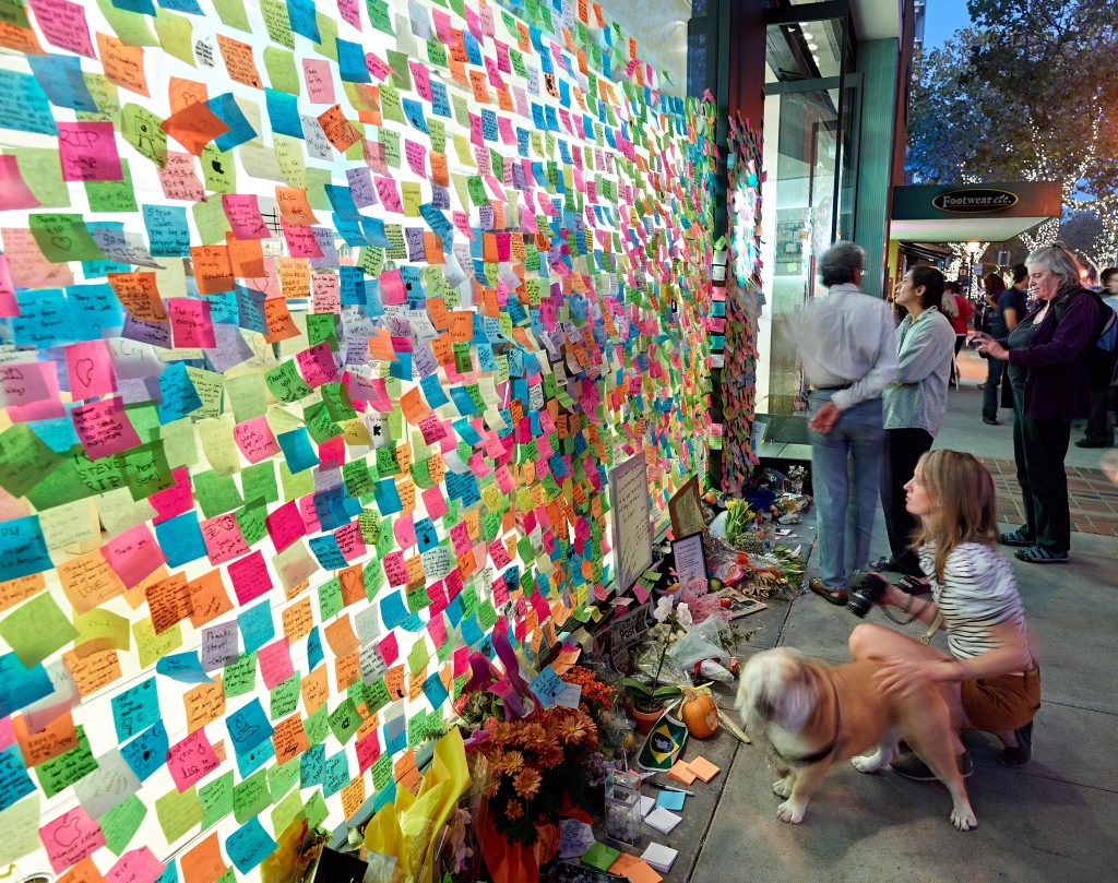 Steve Jobs Memorial. memorial, post-it notes.