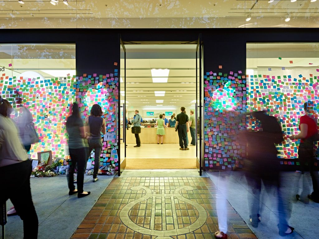 Steve Jobs Memorial. memorial, post-it notes.